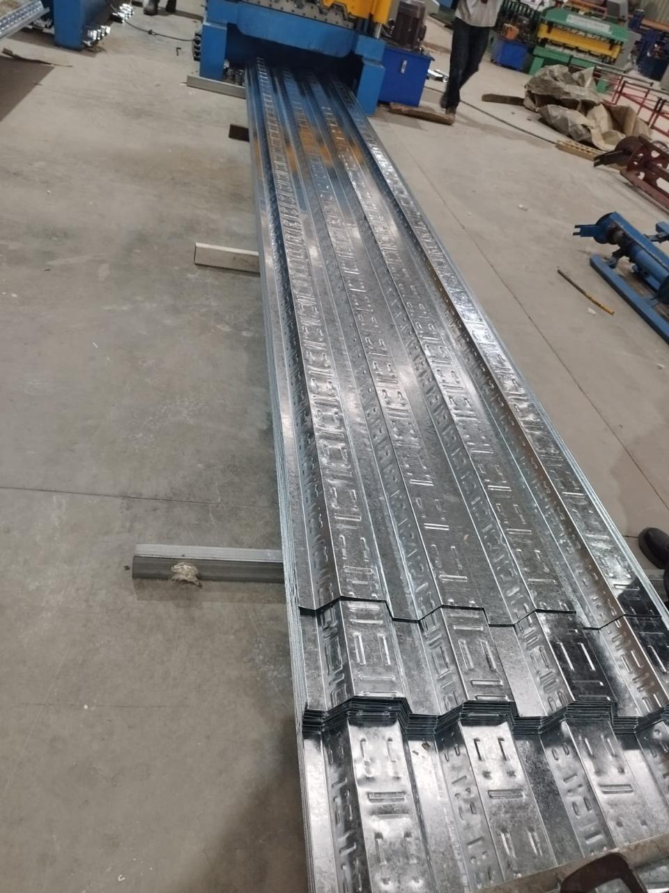 Carga de placas en camión