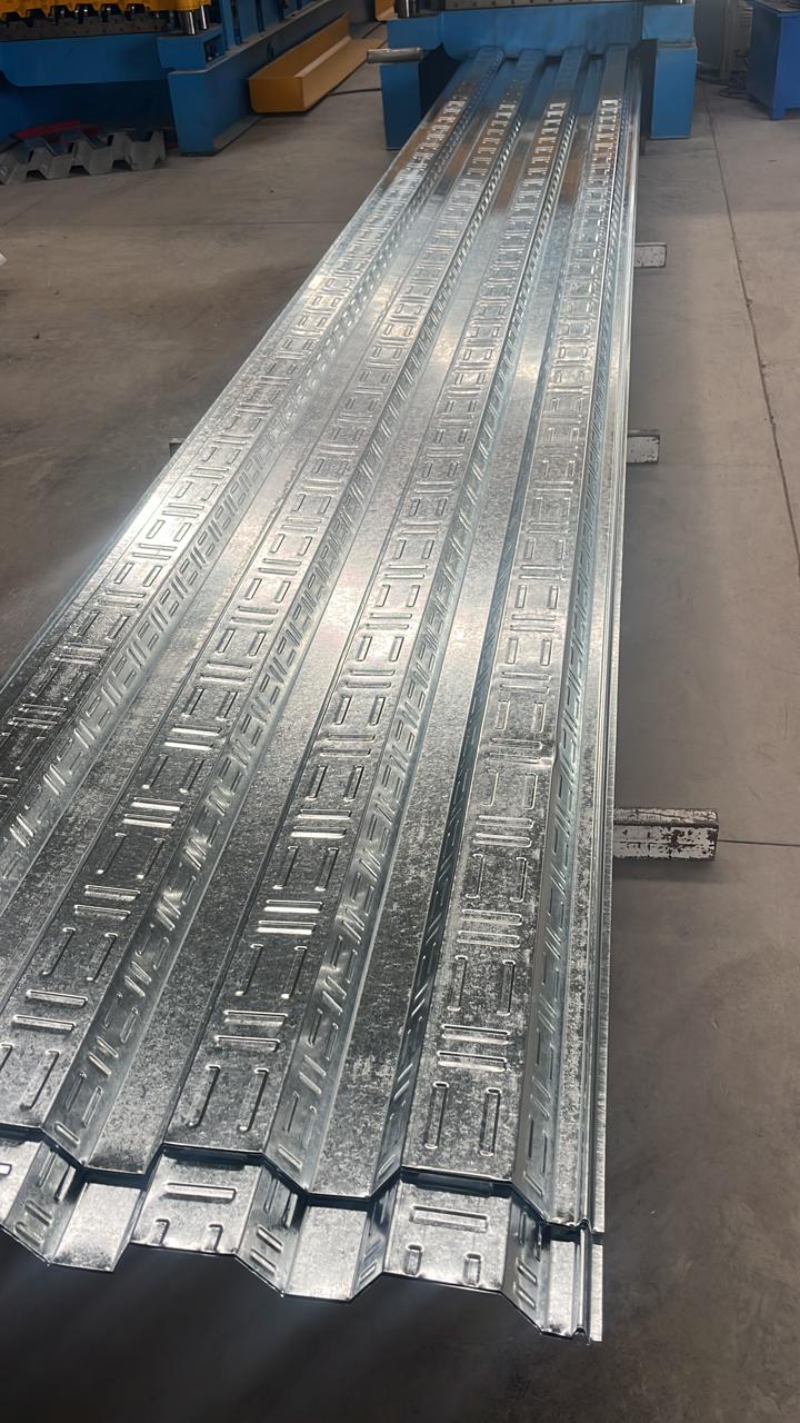 Placas apiladas listas para entrega